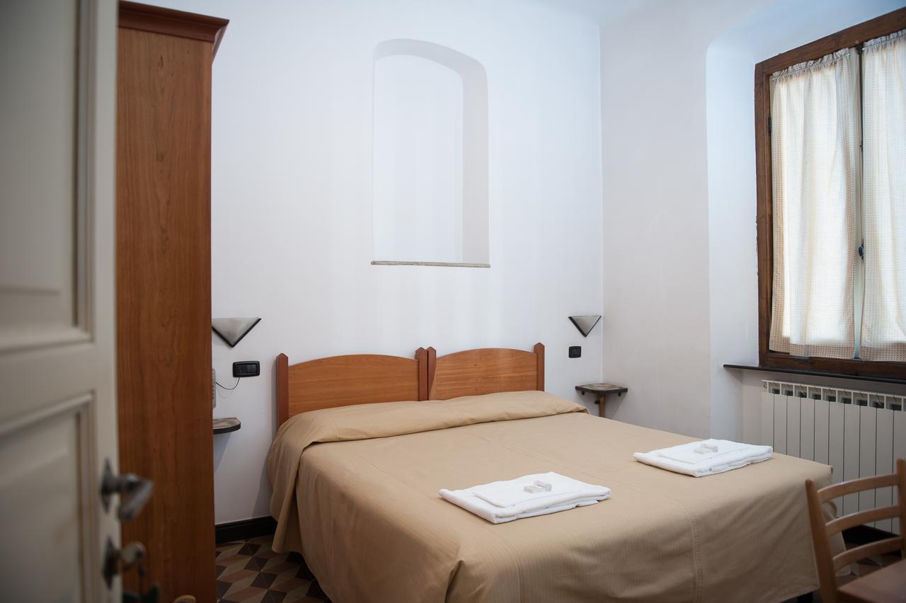 Albergo Vittoria Busalla Exterior foto