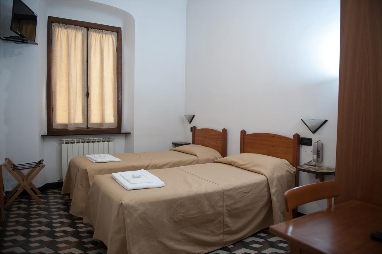 Albergo Vittoria Busalla Exterior foto