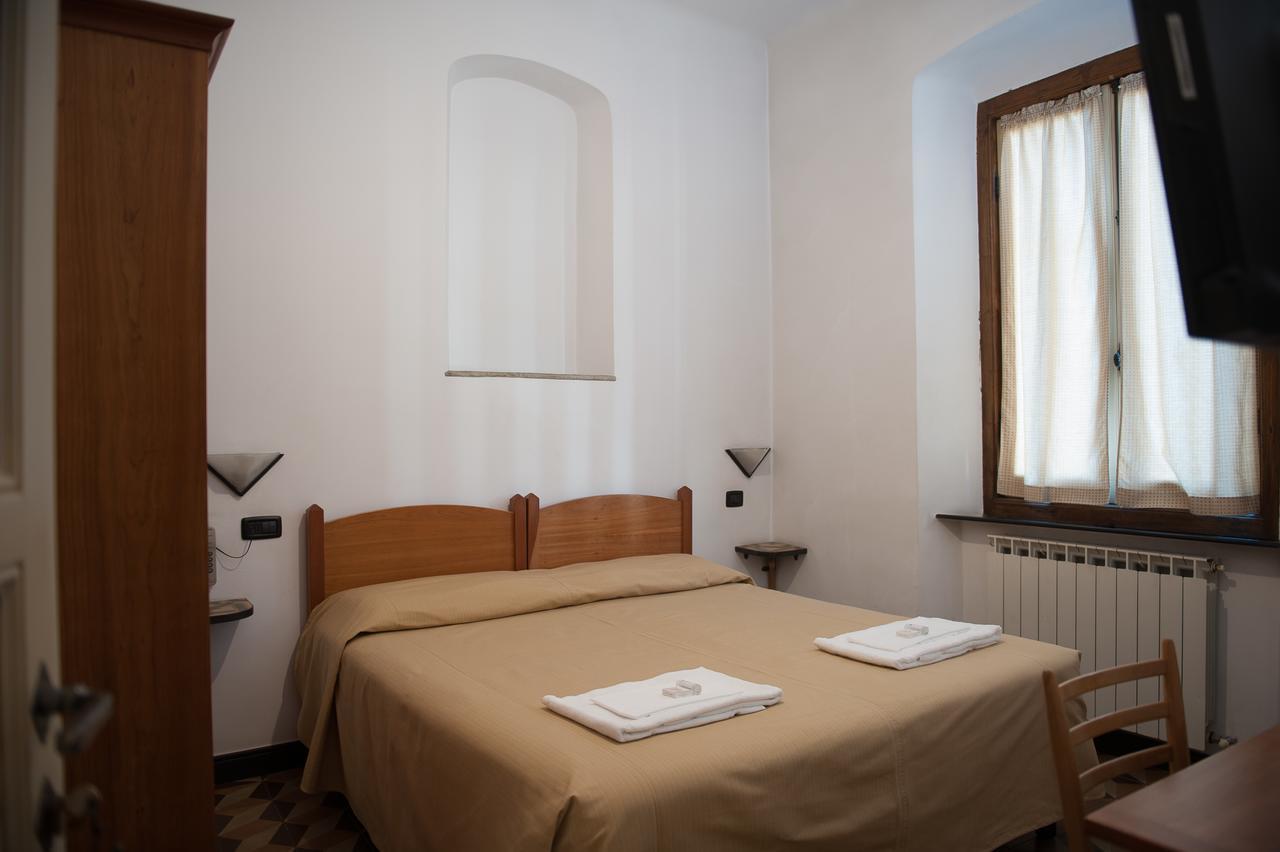Albergo Vittoria Busalla Exterior foto